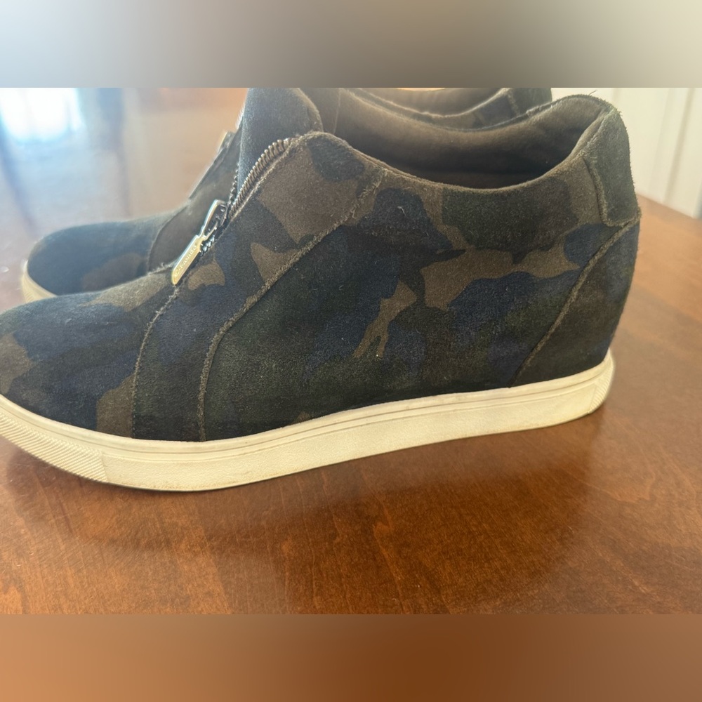 Blondo Men's Camouflage Zip Sneakers